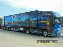 DAF-95-XF-530-Koeln-Truck-Brand-100704-4[1]